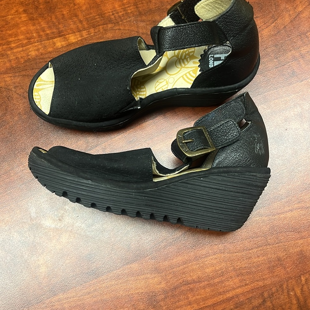 Fly London black suede Yall wedge sandals - Picture 7 of 9